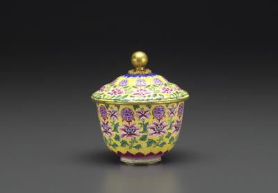 图片[2]-Gilt copper lidded cup with painted enamel, Qing dynasty, Qianlong reign (1736-1795)-China Archive